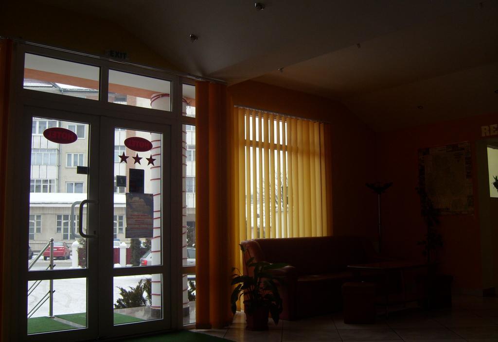 Hotel Mures Toplita  Exterior photo