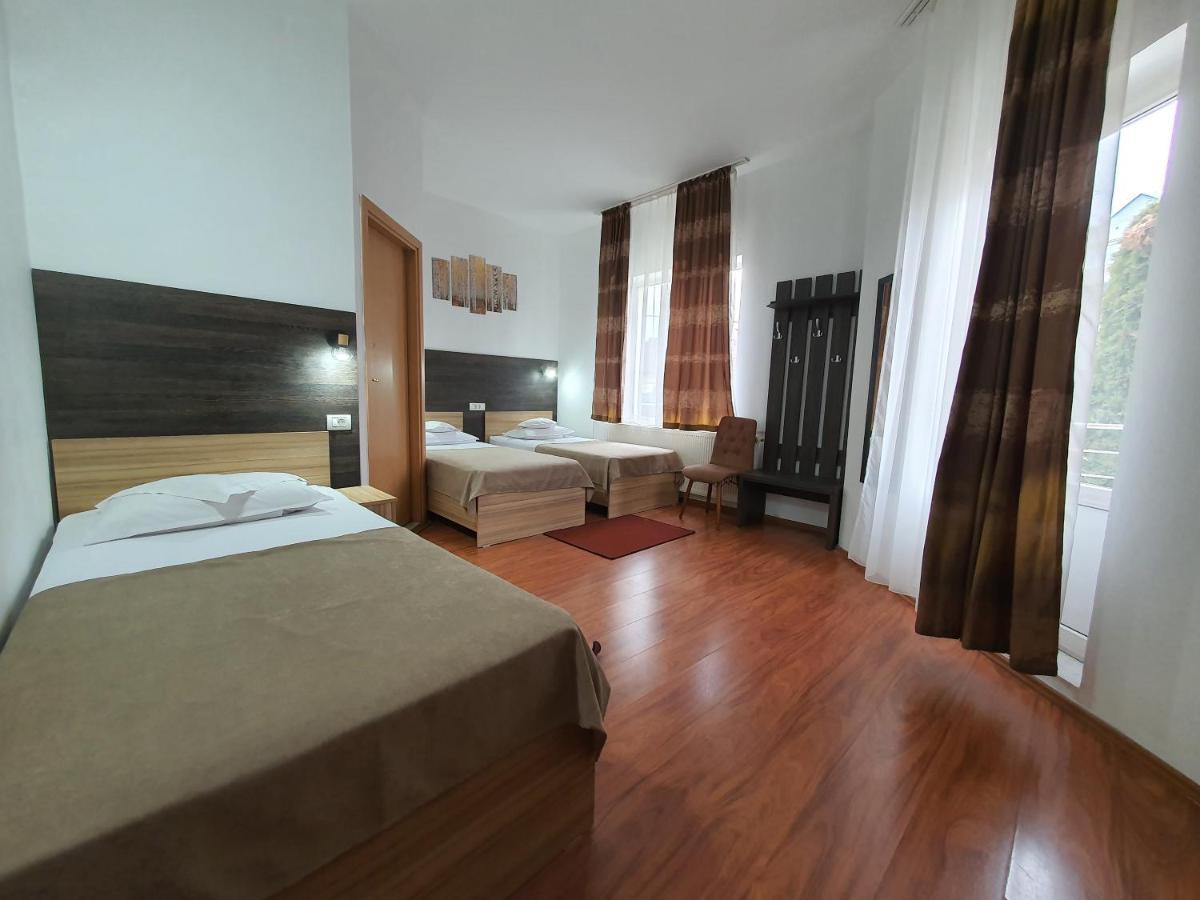 Hotel Mures Toplita  Exterior photo